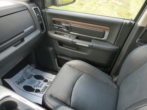 Used 2017 RAM 1500 Laramie w/ Convenience Group image 19
