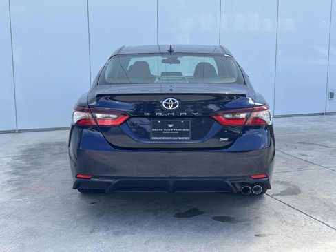 Used 2021 Toyota Camry SE image 6