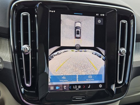 New 2025 Volvo XC40 B5 Ultra w/ Climate Package image 19