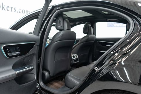 Used 2025 Mercedes-Benz C 300 4MATIC Sedan image 34