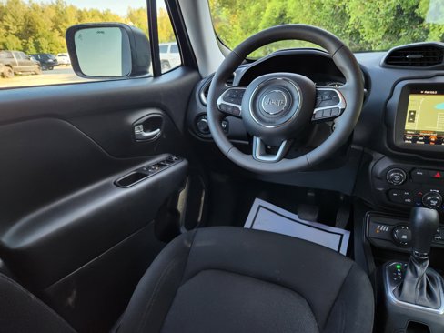 Used 2023 Jeep Renegade Latitude image 24