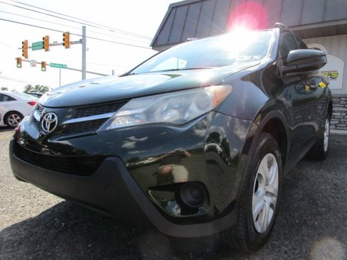 Used 2013 Toyota RAV4 LE image 4