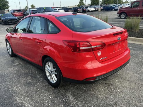 Used 2017 Ford Focus SE w/ Cold Weather Package image 4