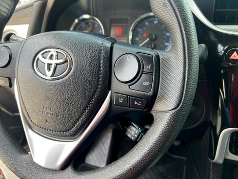 Used 2019 Toyota Corolla LE image 18