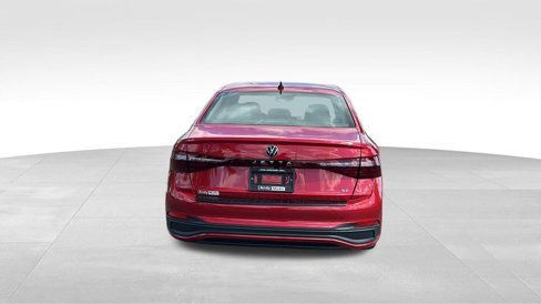 Used 2025 Volkswagen Jetta SE image 6