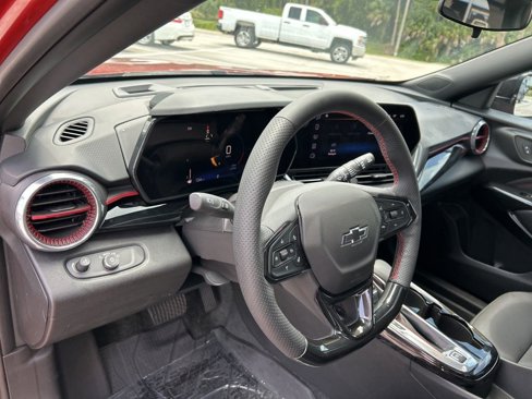 Used 2024 Chevrolet Trax RS w/ Sunroof Package image 16