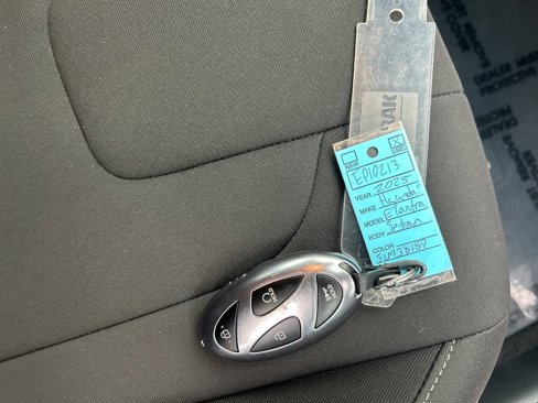 Certified 2025 Hyundai Elantra Sport image 23