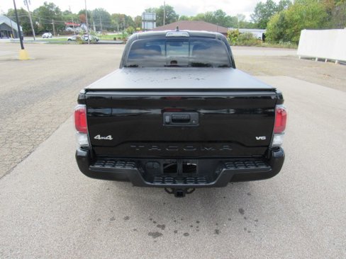 Used 2023 Toyota Tacoma Limited image 4