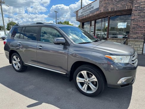Used 2011 Toyota Highlander Limited w/ Tow Pkg image 16