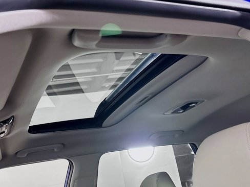 Used 2023 Kia Seltos SX w/ SX Sunroof Package image 19
