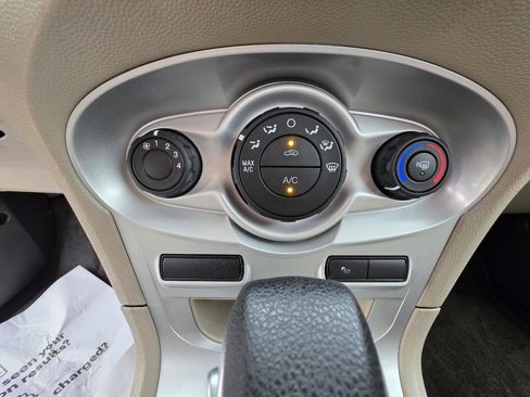 Used 2018 Ford Fiesta SE image 19