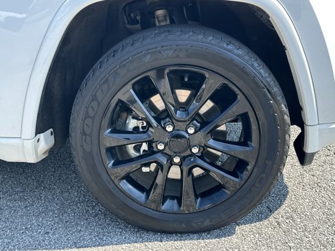 Used 2021 Jeep Grand Cherokee Laredo X image 12