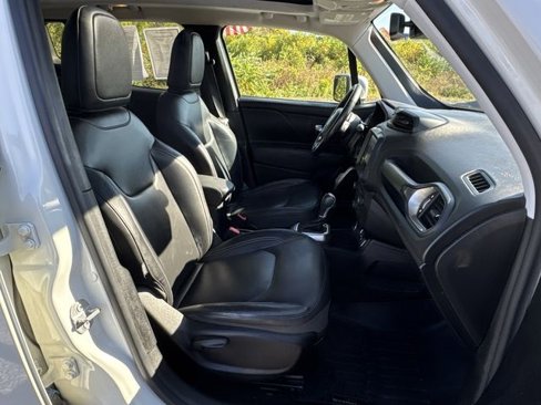 Used 2018 Jeep Renegade Limited w/ UConnect 8.4 Nav Group image 29