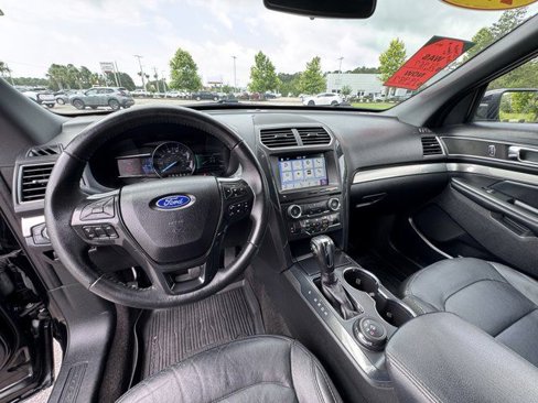 Used 2018 Ford Explorer XLT w/ Equipment Group 202A image 19