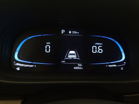 Used 2023 Hyundai Venue SEL image 23