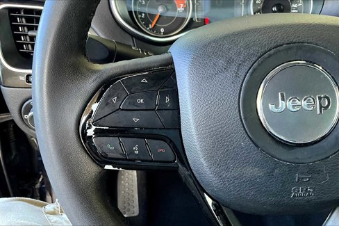 Used 2020 Jeep Cherokee Latitude Plus image 22