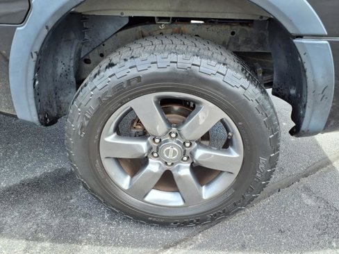 Used 2015 Nissan Titan SV w/ SV Value Truck Package image 7