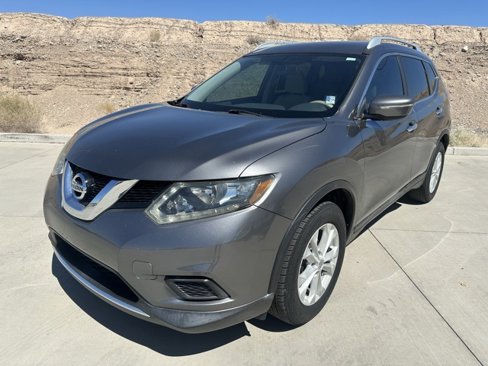 Used 2014 Nissan Rogue SV image 1