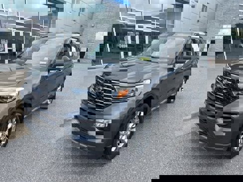 Used 2020 Ford Explorer XLT w/ Equipment Group 202A image 1