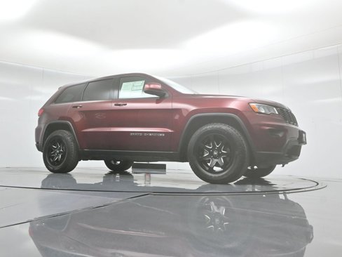 Used 2017 Jeep Grand Cherokee Laredo image 48