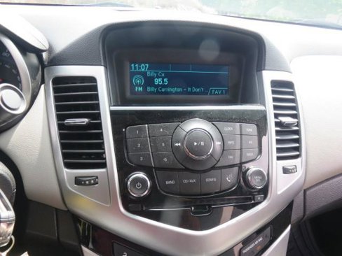 Used 2014 Chevrolet Cruze LS image 13