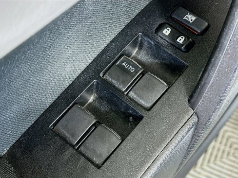 Used 2019 Toyota Corolla LE image 19