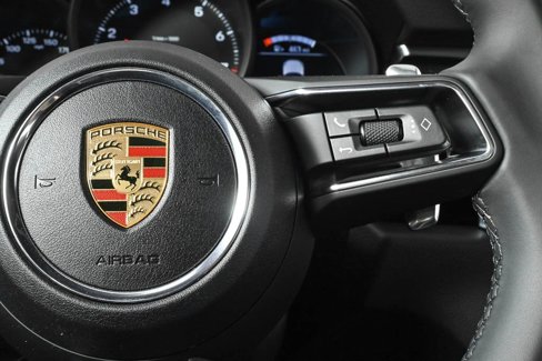 Certified 2025 Porsche Macan image 11