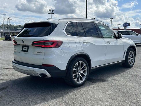 Used 2021 BMW X5 sDrive40i w/ Convenience Package image 3