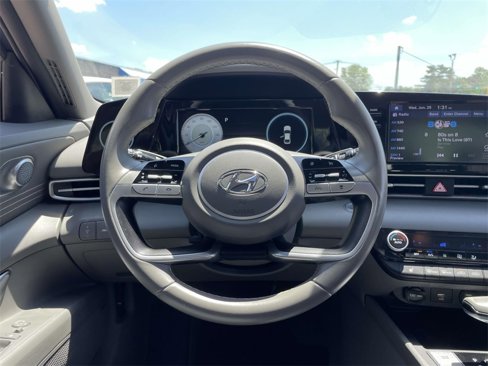 Certified 2022 Hyundai Elantra SEL w/ Convenience + Premium Package image 19