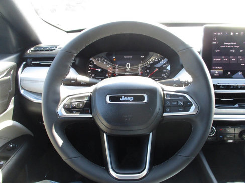 Used 2023 Jeep Compass Limited w/ Sun and Sound Group image 18
