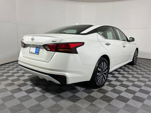 Used 2023 Nissan Altima 2.5 SV image 8