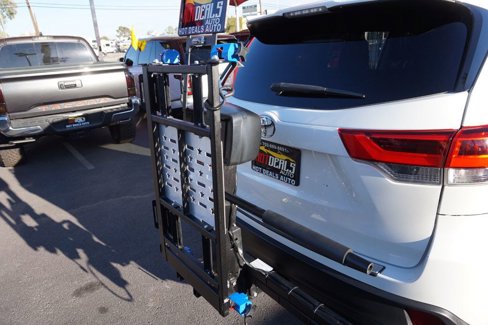 Used 2017 Toyota Highlander FWD V6 image 8