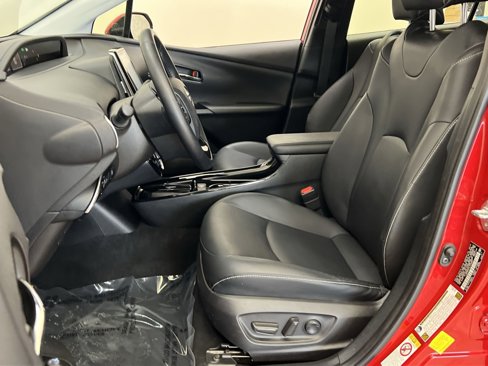 Used 2020 Toyota Prius Prime XLE image 11