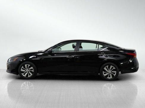 Used 2024 Nissan Altima 2.5 S image 2