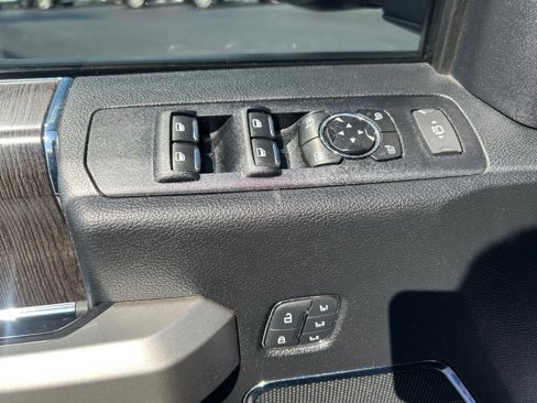 Used 2021 Ford F350 Lariat image 39