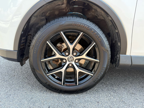 Used 2017 Toyota RAV4 SE image 45
