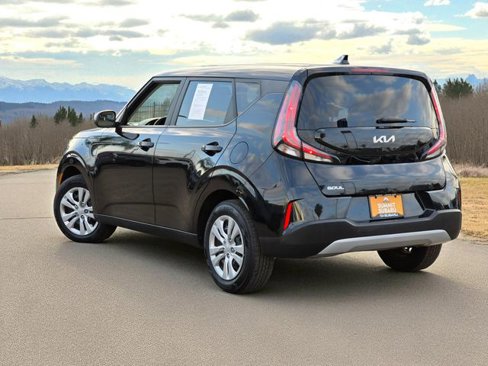 Used 2023 Kia Soul LX image 4