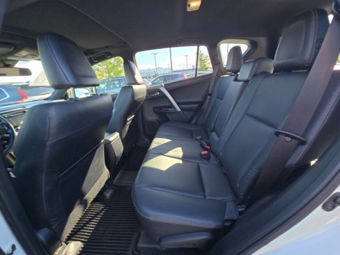 Used 2017 Toyota RAV4 SE image 19