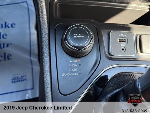 Used 2019 Jeep Cherokee Limited w/ Technology Group image 11