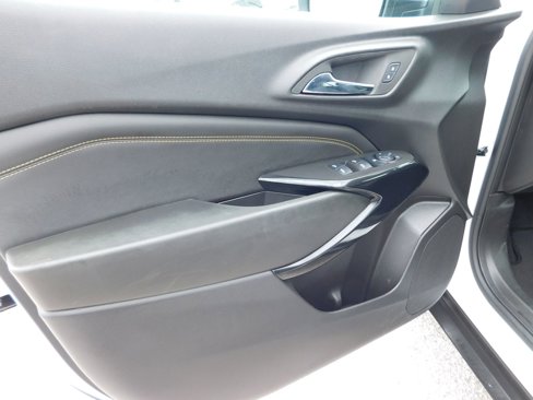 Certified 2025 Chevrolet Trax LT w/ Driver Confidence Package image 9