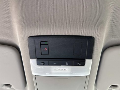 Used 2024 Nissan Rogue SV image 49