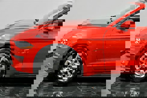 Used 2019 Ford Mustang Convertible image 6