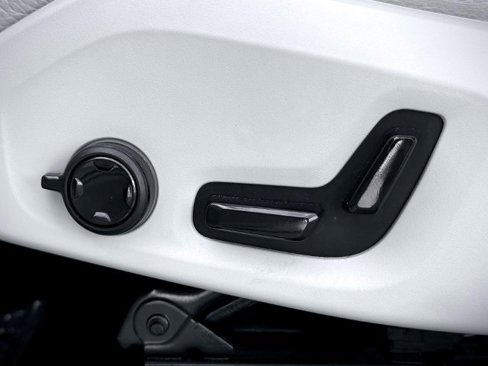 Used 2019 Volvo XC60 T6 Inscription w/ Protection Package Premier image 27