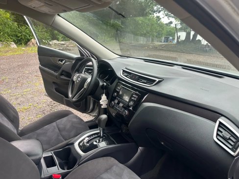 Used 2015 Nissan Rogue S image 12