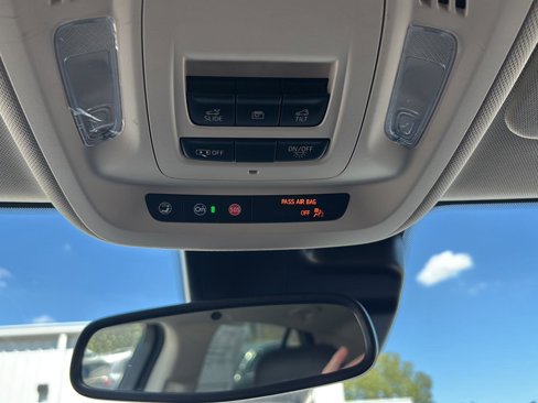 Used 2023 Buick Envision Essence w/ Sport Touring Package image 32
