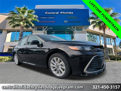 Used 2024 Toyota Camry LE image 1