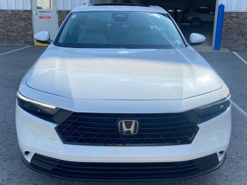 Used 2024 Honda Accord EX image 2