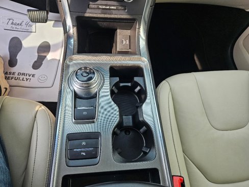 Used 2022 Ford Edge Titanium image 25