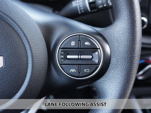 Used 2023 Kia Soul LX w/ LX Technology Package image 3