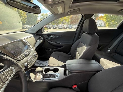Used 2022 Chevrolet Malibu LT image 18